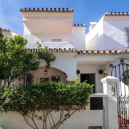 A Cozy And Elegant Townhouse Across The Beach Torre de Benagalbon Eksteriør billede