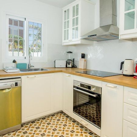 A Cozy And Elegant Townhouse Across The Beach Torre de Benagalbon Eksteriør billede