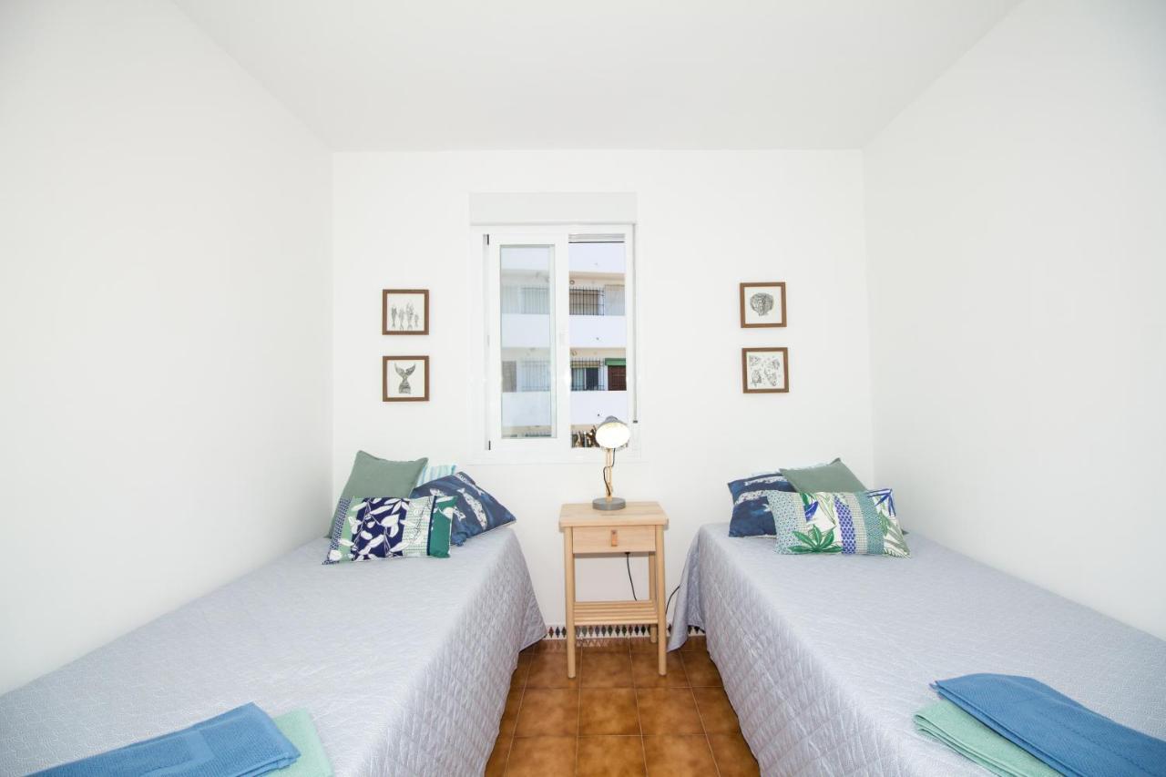 A Cozy And Elegant Townhouse Across The Beach Torre de Benagalbon Eksteriør billede