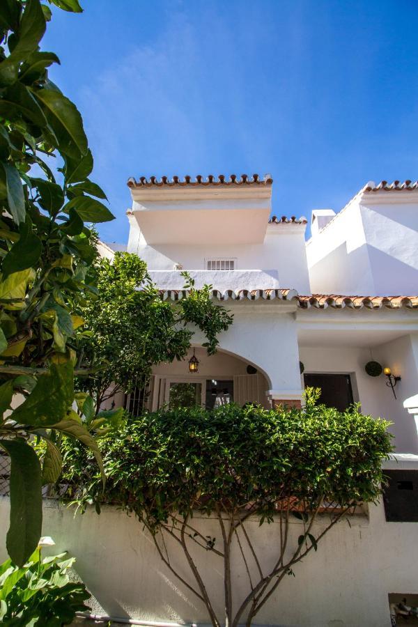 A Cozy And Elegant Townhouse Across The Beach Torre de Benagalbon Eksteriør billede