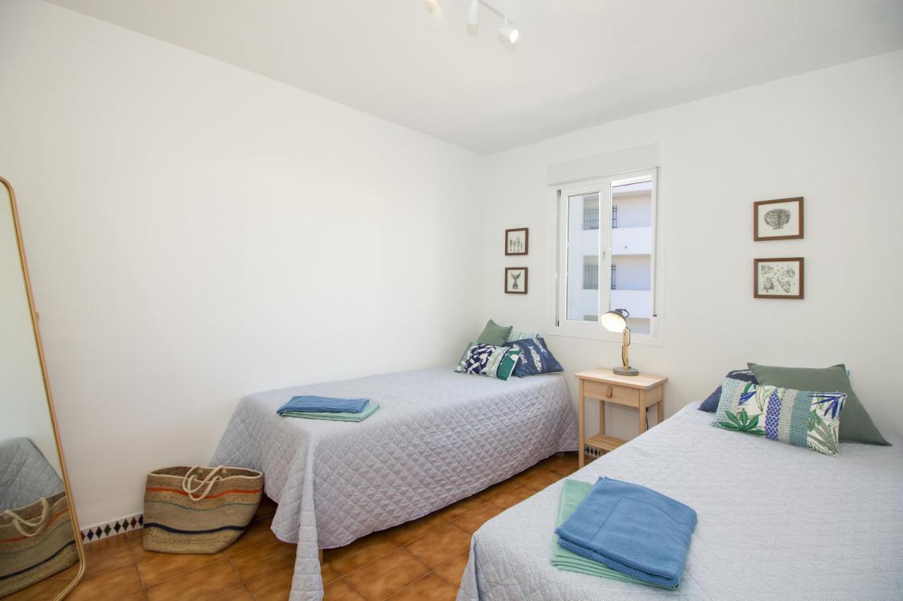 A Cozy And Elegant Townhouse Across The Beach Torre de Benagalbon Eksteriør billede