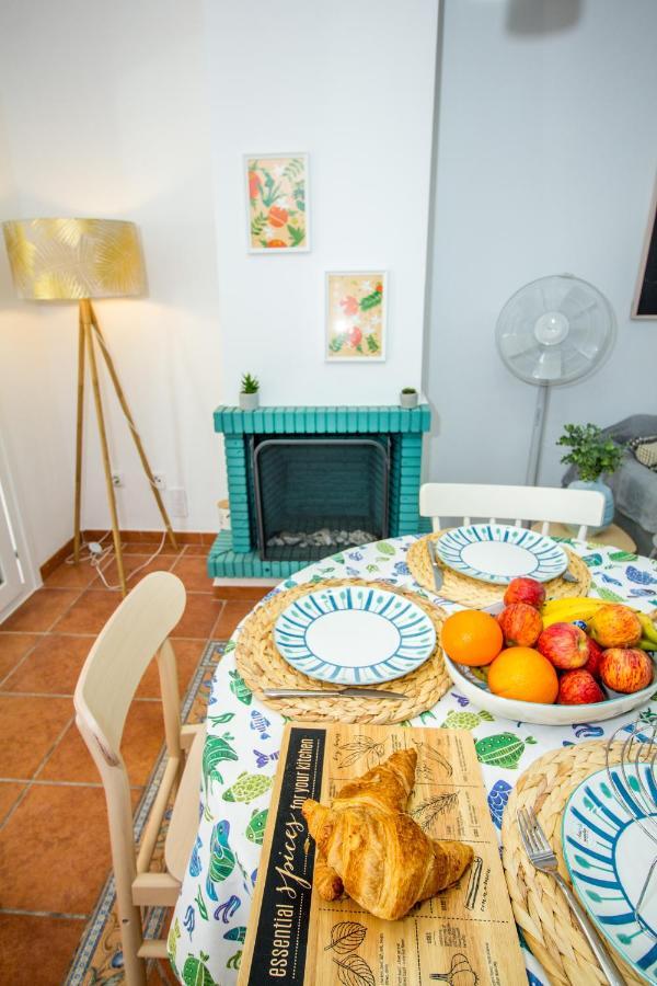 A Cozy And Elegant Townhouse Across The Beach Torre de Benagalbon Eksteriør billede