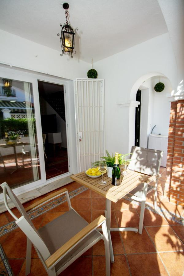 A Cozy And Elegant Townhouse Across The Beach Torre de Benagalbon Eksteriør billede