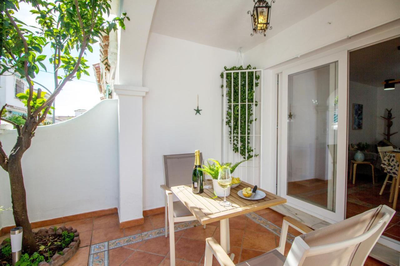 A Cozy And Elegant Townhouse Across The Beach Torre de Benagalbon Eksteriør billede